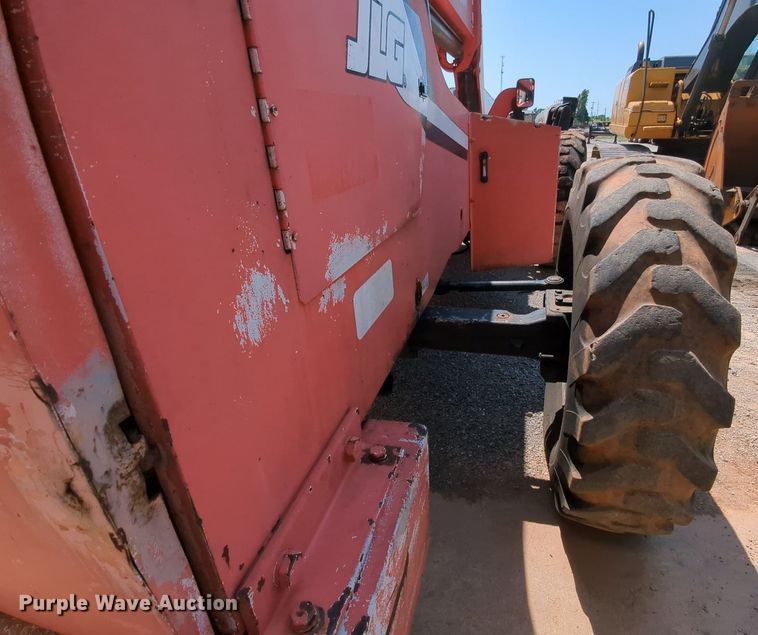 image for item MY9809 SkyTrak 10042  telehandler