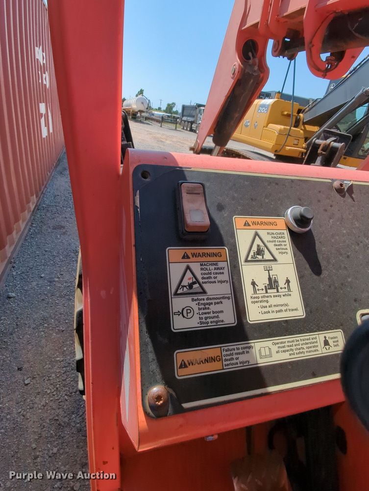 image for item MY9809 SkyTrak 10042  telehandler