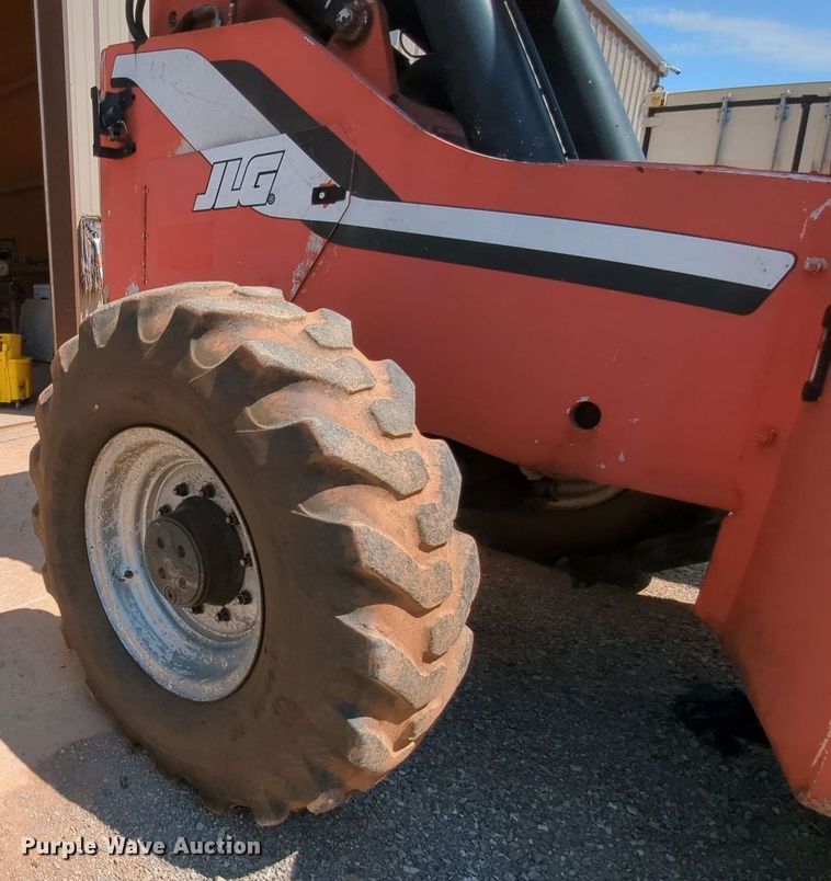 image for item MY9809 SkyTrak 10042  telehandler