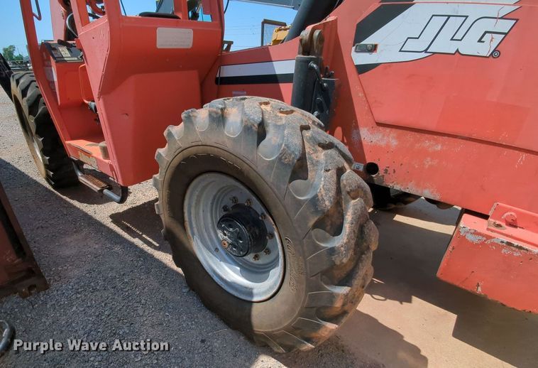 image for item MY9809 SkyTrak 10042  telehandler