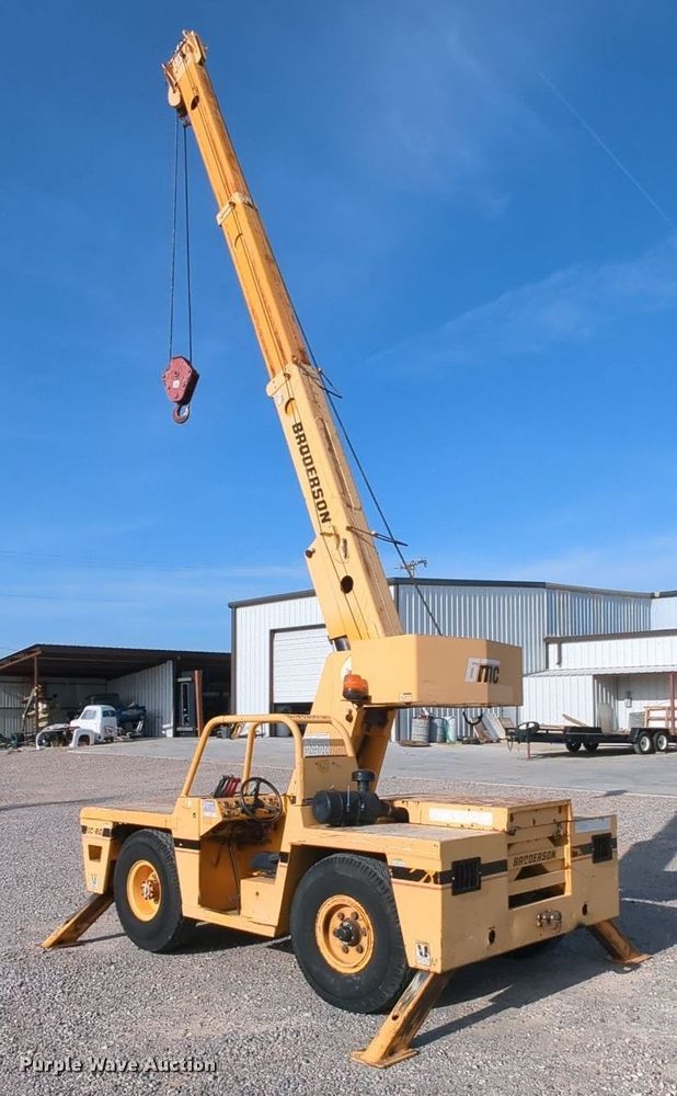 image for item MY9869 1994 Broderson IC80-1F  crane