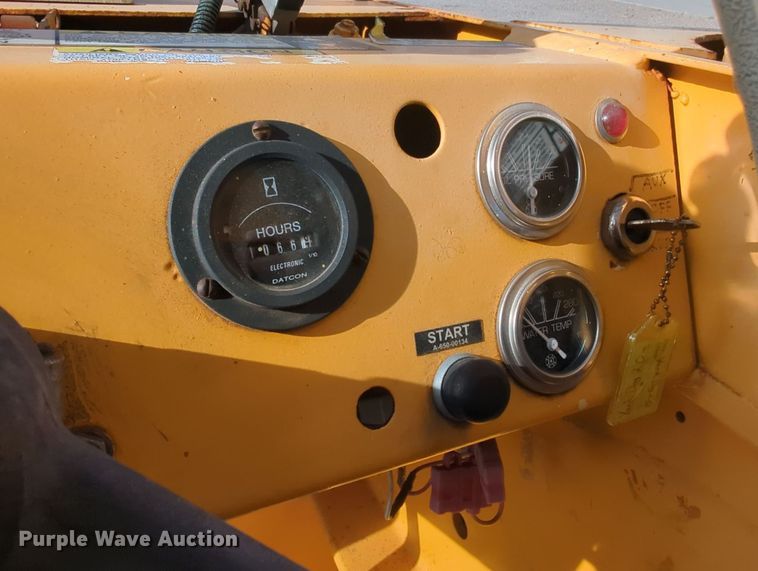 image for item MY9869 1994 Broderson IC80-1F  crane