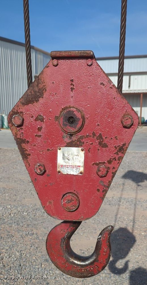 image for item MY9869 1994 Broderson IC80-1F  crane