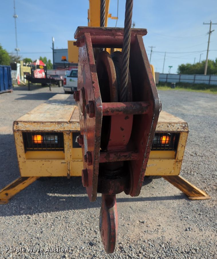 image for item MY9869 1994 Broderson IC80-1F  crane