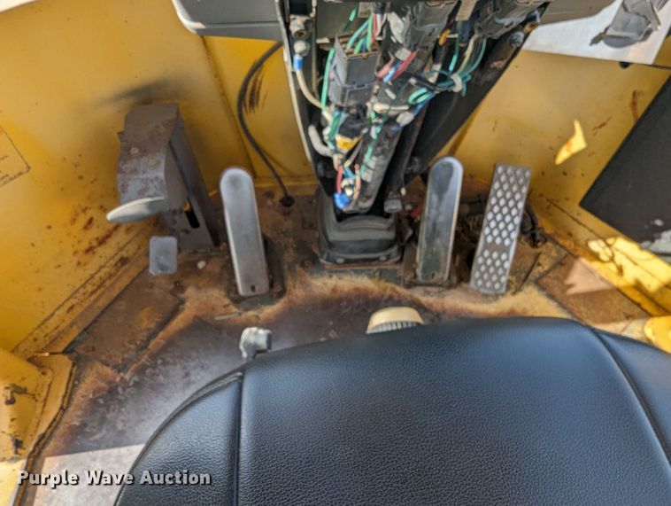 image for item MY9870 2008 Komatsu WA180-3L  wheel loader