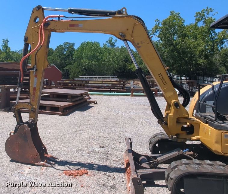 image for item MY9881 2011 Caterpillar 305D CR  mini excavator