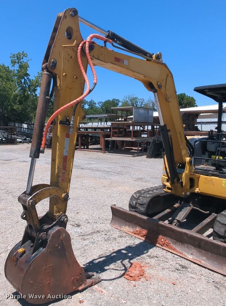 image for item MY9881 2011 Caterpillar 305D CR  mini excavator