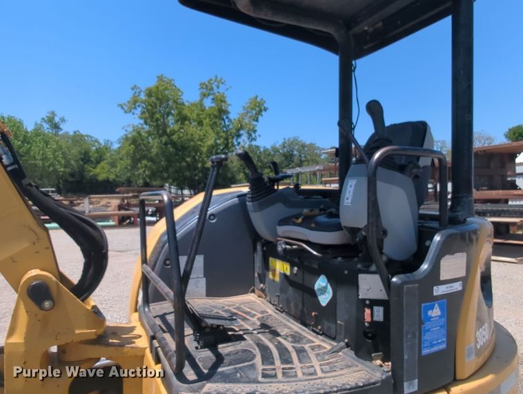 image for item MY9881 2011 Caterpillar 305D CR  mini excavator