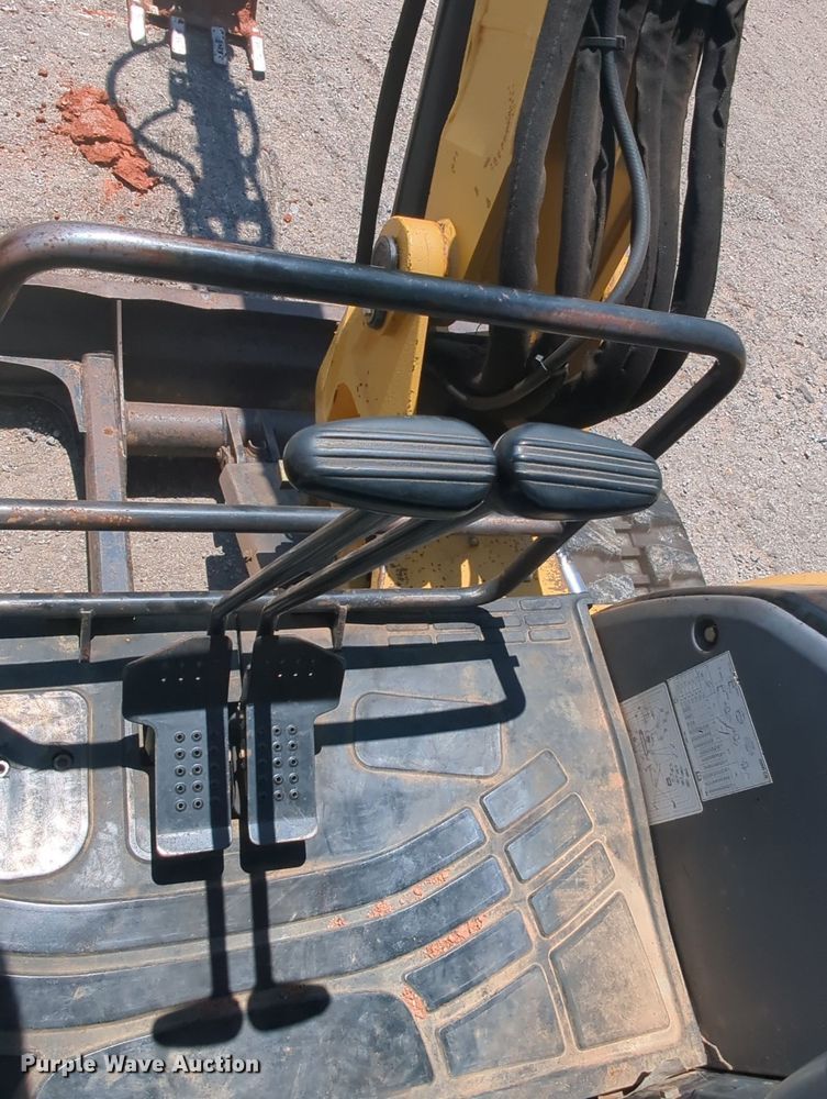 image for item MY9881 2011 Caterpillar 305D CR  mini excavator