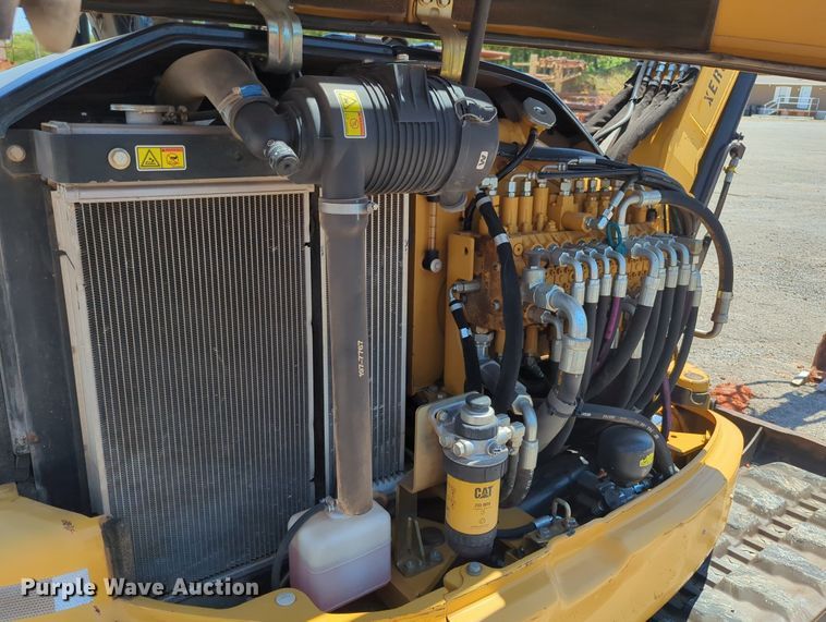 image for item MY9881 2011 Caterpillar 305D CR  mini excavator