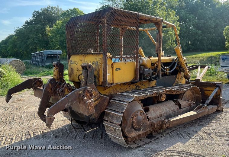 image for item NA9062 1964 Caterpillar D4D  dozer