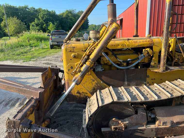 image for item NA9062 1964 Caterpillar D4D  dozer