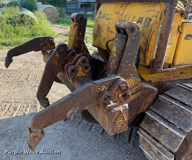 image for item NA9062 1964 Caterpillar D4D  dozer