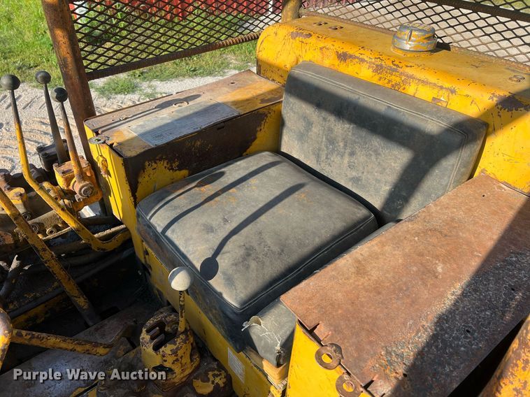 image for item NA9062 1964 Caterpillar D4D  dozer