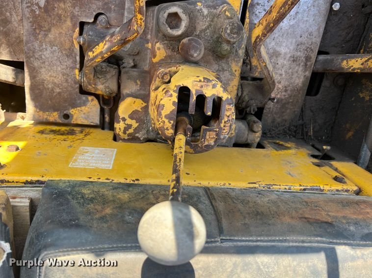 image for item NA9062 1964 Caterpillar D4D  dozer