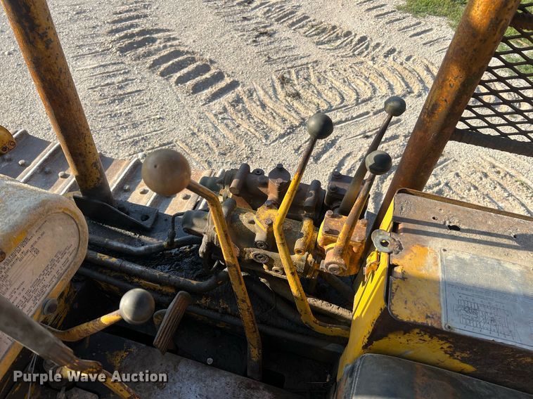 image for item NA9062 1964 Caterpillar D4D  dozer