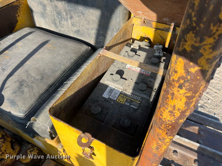 image for item NA9062 1964 Caterpillar D4D  dozer