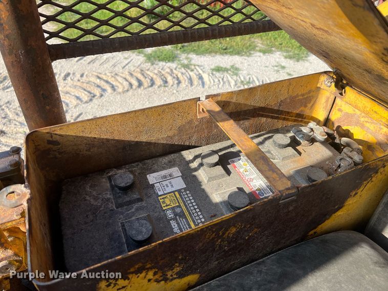 image for item NA9062 1964 Caterpillar D4D  dozer