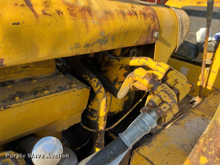 image for item NA9062 1964 Caterpillar D4D  dozer