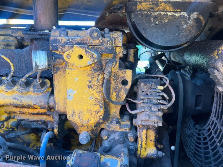 image for item NA9062 1964 Caterpillar D4D  dozer