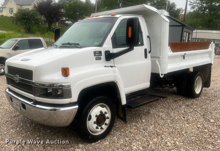 image for item NA9075 2005 Chevrolet C5500  dump truck