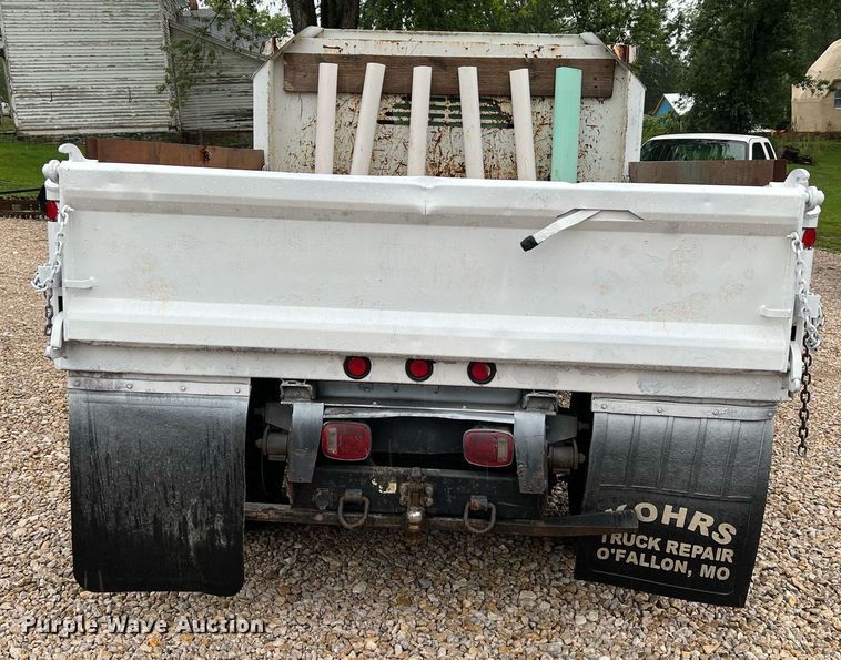 image for item NA9075 2005 Chevrolet C5500  dump truck