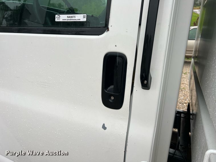 image for item NA9075 2005 Chevrolet C5500  dump truck