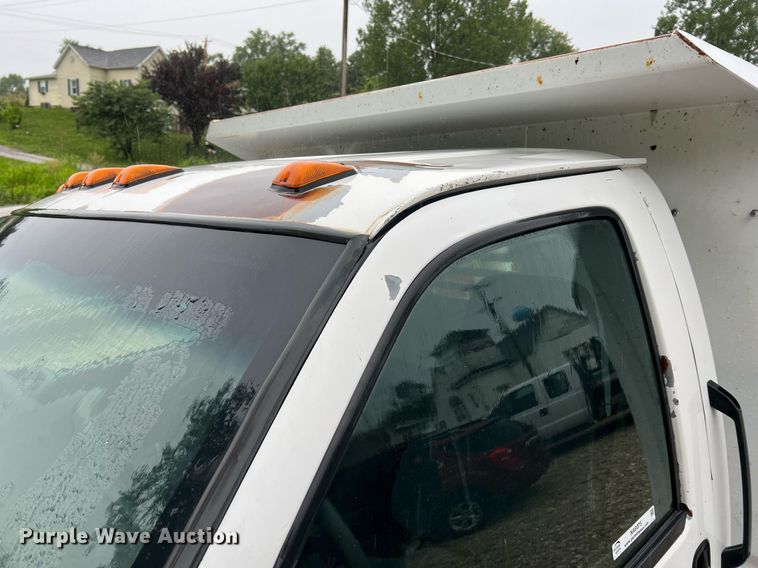 image for item NA9075 2005 Chevrolet C5500  dump truck