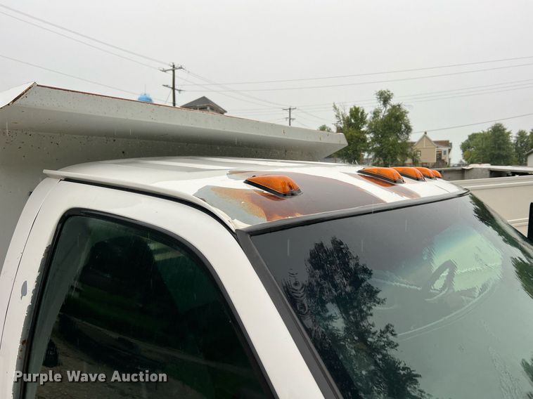 image for item NA9075 2005 Chevrolet C5500  dump truck