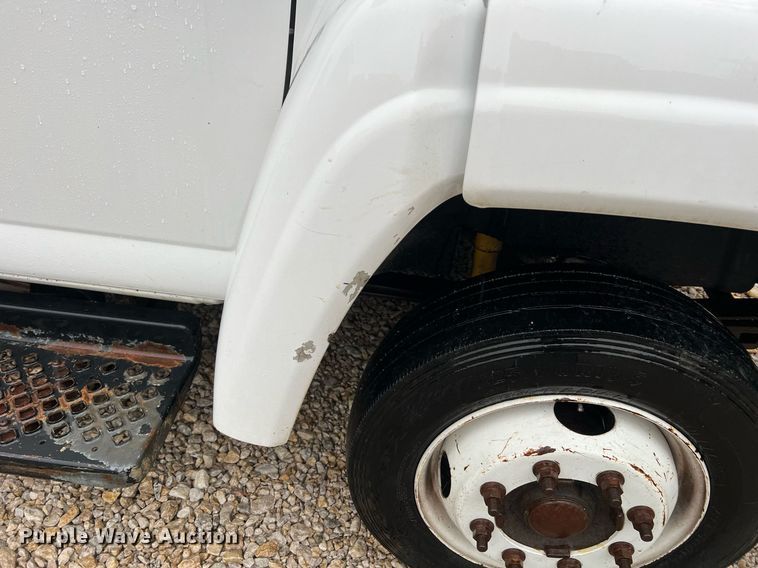 image for item NA9075 2005 Chevrolet C5500  dump truck