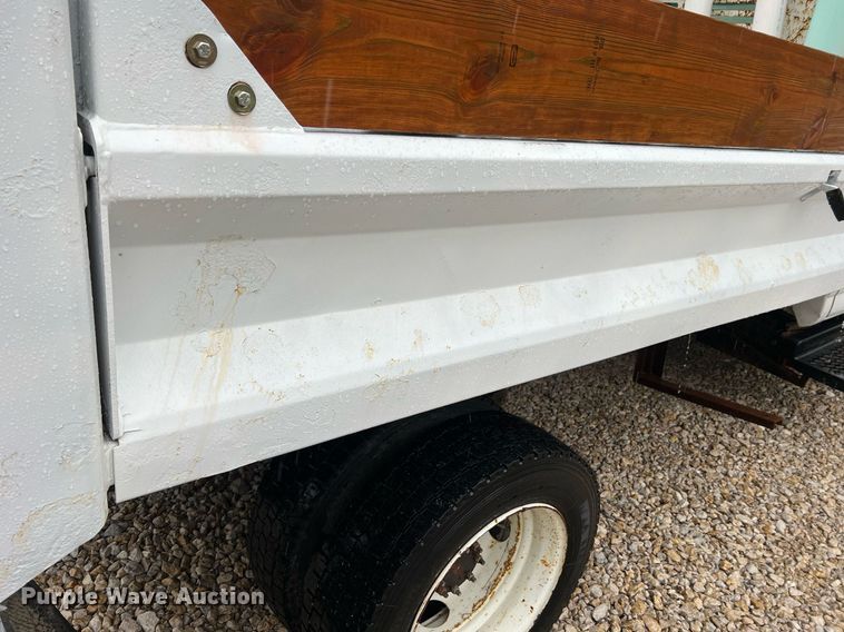 image for item NA9075 2005 Chevrolet C5500  dump truck