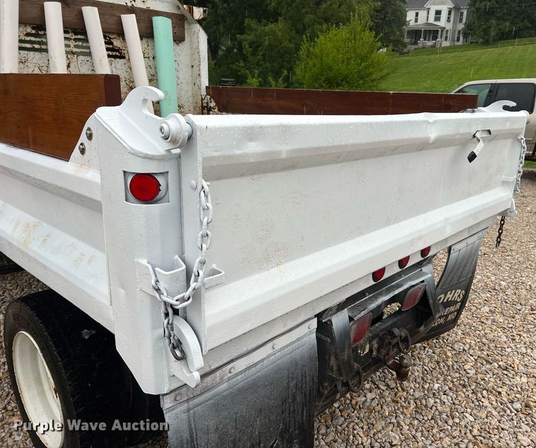 image for item NA9075 2005 Chevrolet C5500  dump truck