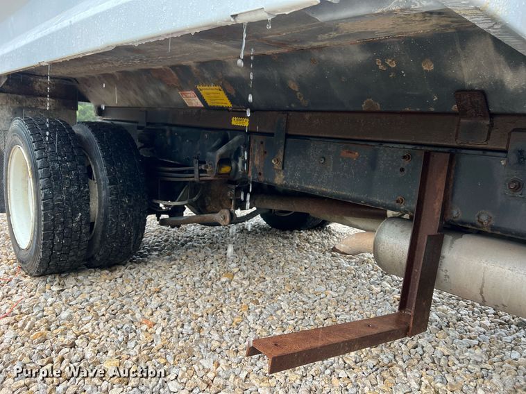 image for item NA9075 2005 Chevrolet C5500  dump truck