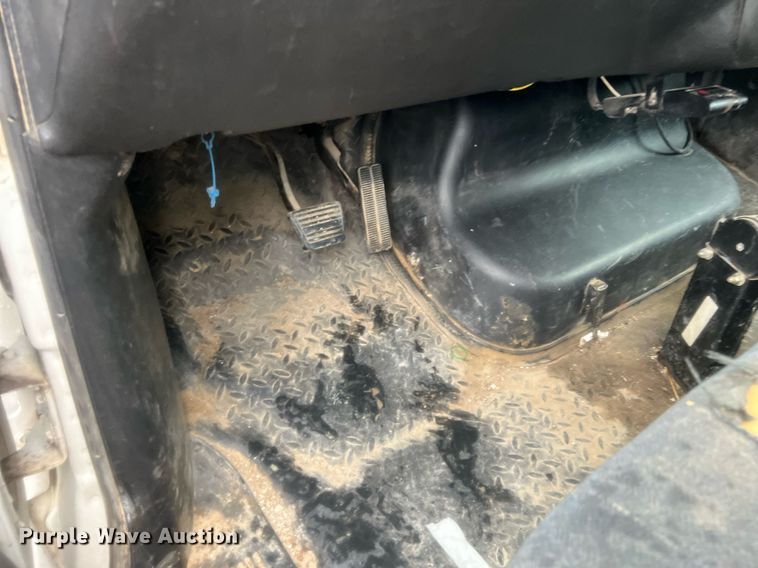 image for item NA9075 2005 Chevrolet C5500  dump truck