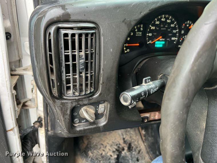 image for item NA9075 2005 Chevrolet C5500  dump truck