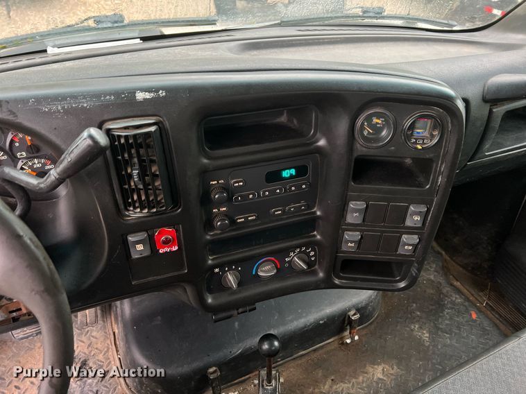 image for item NA9075 2005 Chevrolet C5500  dump truck
