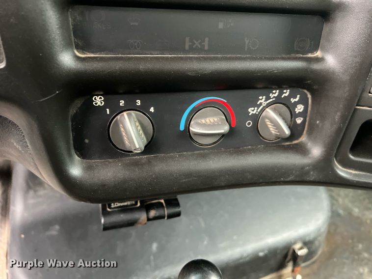 image for item NA9075 2005 Chevrolet C5500  dump truck