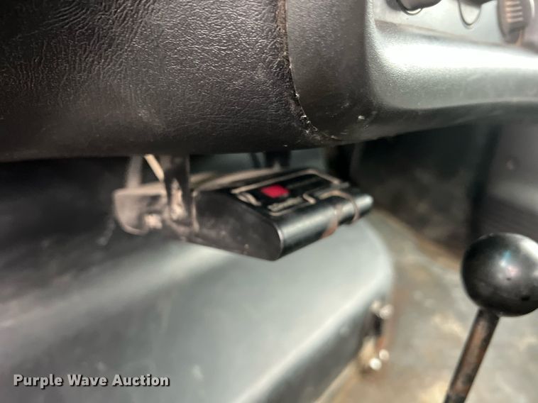 image for item NA9075 2005 Chevrolet C5500  dump truck