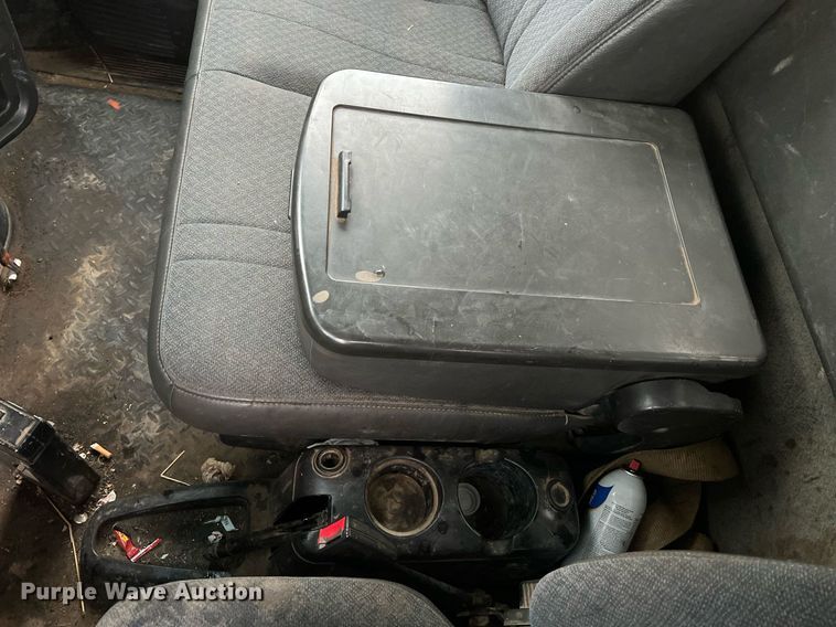 image for item NA9075 2005 Chevrolet C5500  dump truck