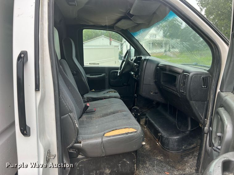 image for item NA9075 2005 Chevrolet C5500  dump truck