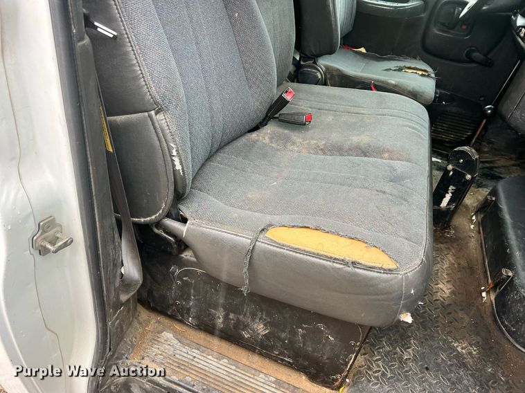 image for item NA9075 2005 Chevrolet C5500  dump truck