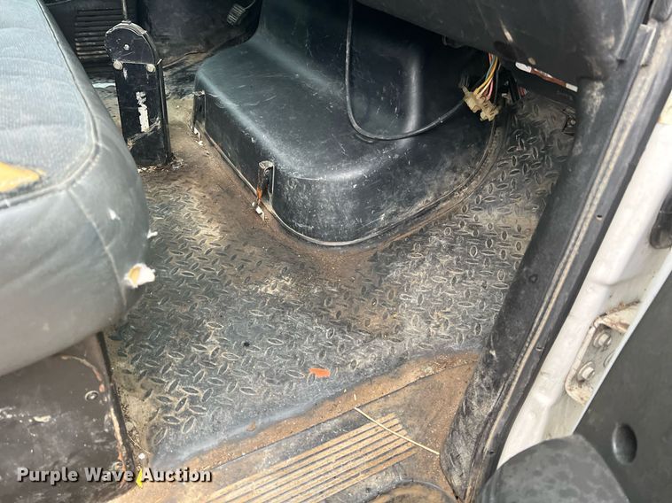 image for item NA9075 2005 Chevrolet C5500  dump truck