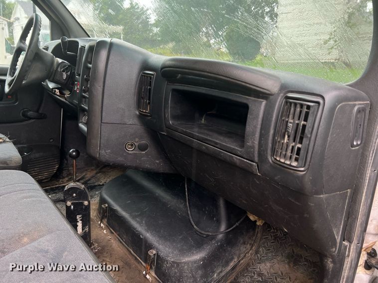 image for item NA9075 2005 Chevrolet C5500  dump truck