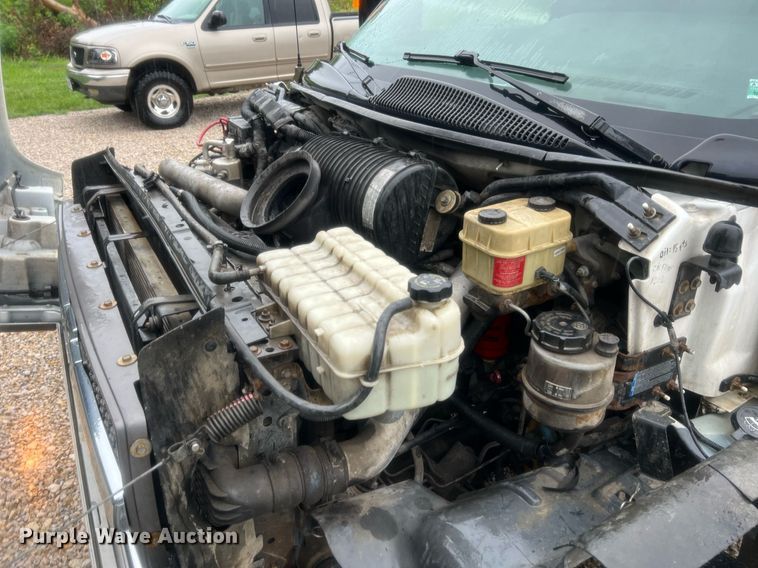 image for item NA9075 2005 Chevrolet C5500  dump truck