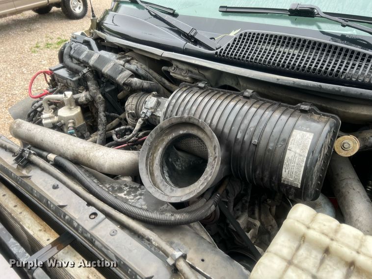 image for item NA9075 2005 Chevrolet C5500  dump truck