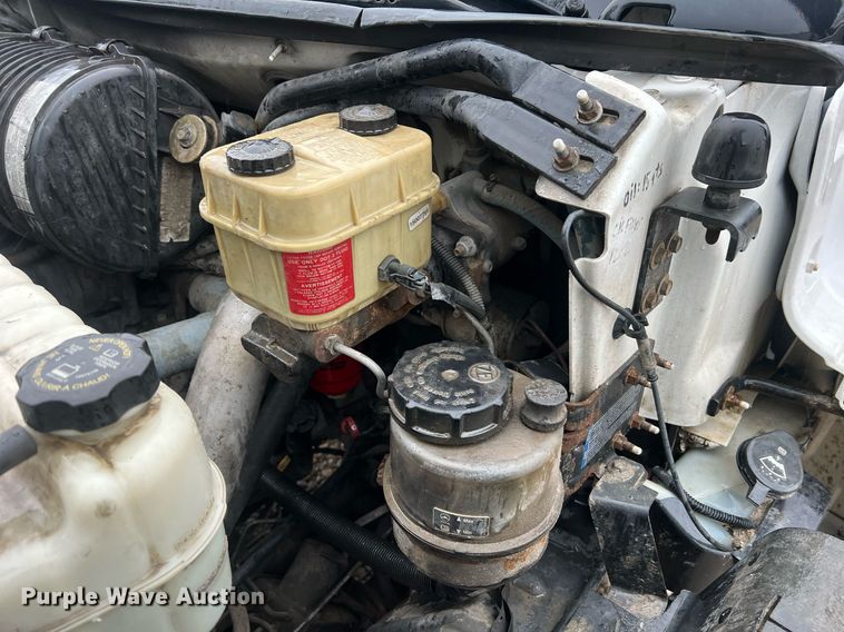 image for item NA9075 2005 Chevrolet C5500  dump truck