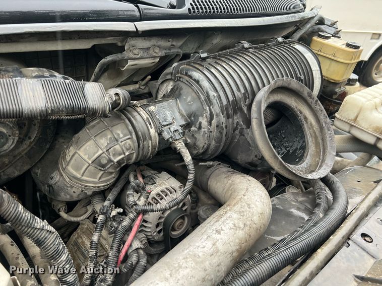 image for item NA9075 2005 Chevrolet C5500  dump truck