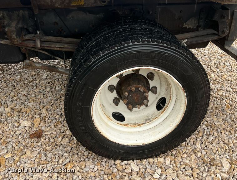 image for item NA9075 2005 Chevrolet C5500  dump truck