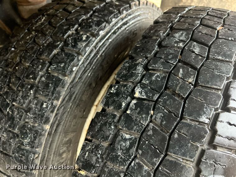 image for item NA9075 2005 Chevrolet C5500  dump truck