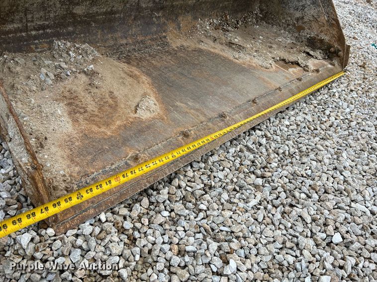 image for item NI9002 2022 John Deere 325G tracked skid steer loader